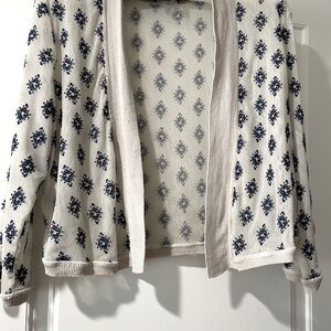 Nic & Zoe- nylon - Navy Blue embroidered shrug